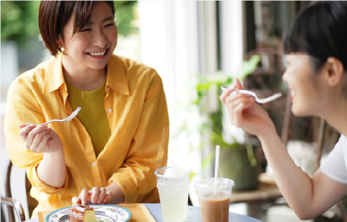 違和感が少なく食事も会話も普段通り